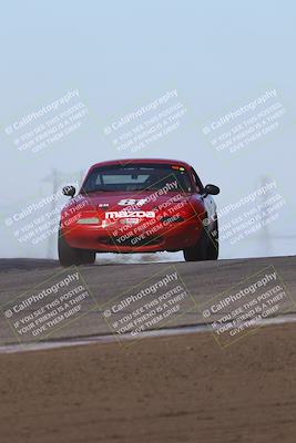 media/Oct-26-2025-CalClub SCCA (Sun) [[8ce1e69566]]/Group 5/Grapevine/